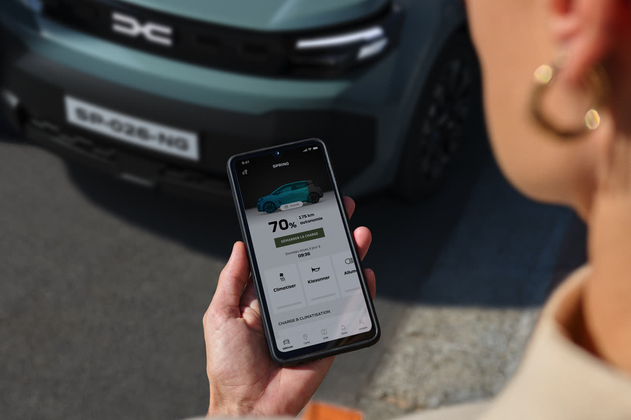 Dacia propose aussi une app pour contrôler la Spring à distance et garder un œil sur la charge, ce qui est très utile au quotidien. Image Dacia.