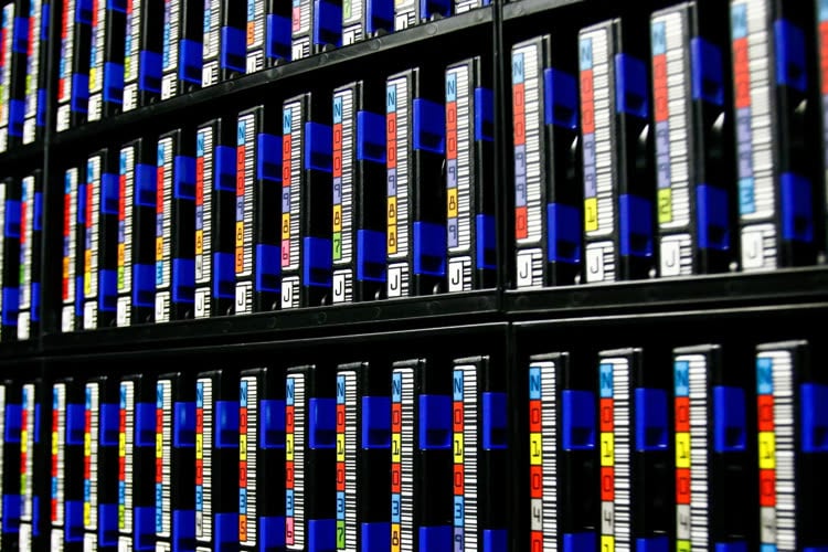 Les prochaines générations de bandes magnétiques LTO pourraient stocker jusqu'à 365 To